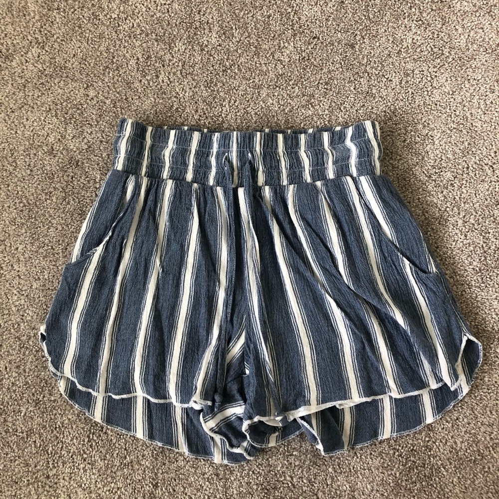 Hollister Size XS Blue/White Striped Shorts